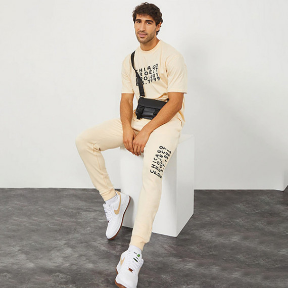 https://www.facemarshal.com/vi/products/men-cream-colored-solid-slim-fit-cotton-joggers