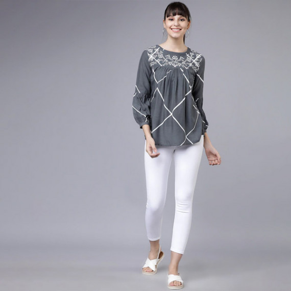 https://www.facemarshal.com/products/women-grey-and-white-printed-a-line-top