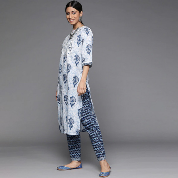 https://www.facemarshal.com/products/women-white-paisley-motifs-printed-pure-cotton-kurta-with-trousers-with-dupatta