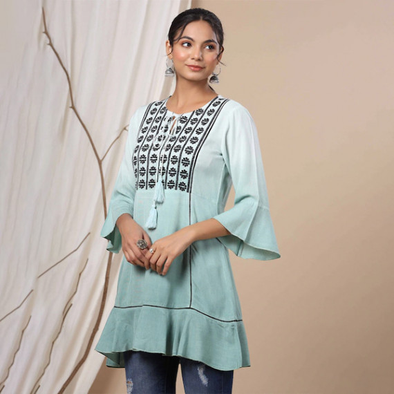 https://www.facemarshal.com/vi/products/women-green-tunics