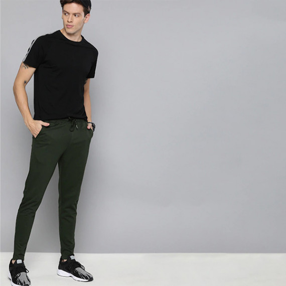 https://www.facemarshal.com/vi/products/men-olive-green-straight-fit-solid-track-pants