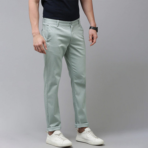 https://www.facemarshal.com/vi/products/men-grey-printed-slim-fit-trousers
